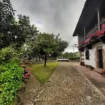 La Casa Solariega Apartment *