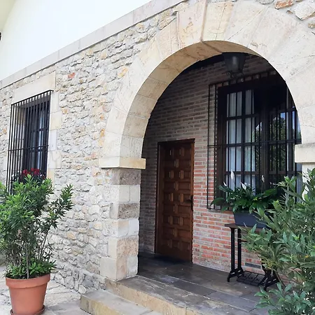 La Casa Solariega Apartment *